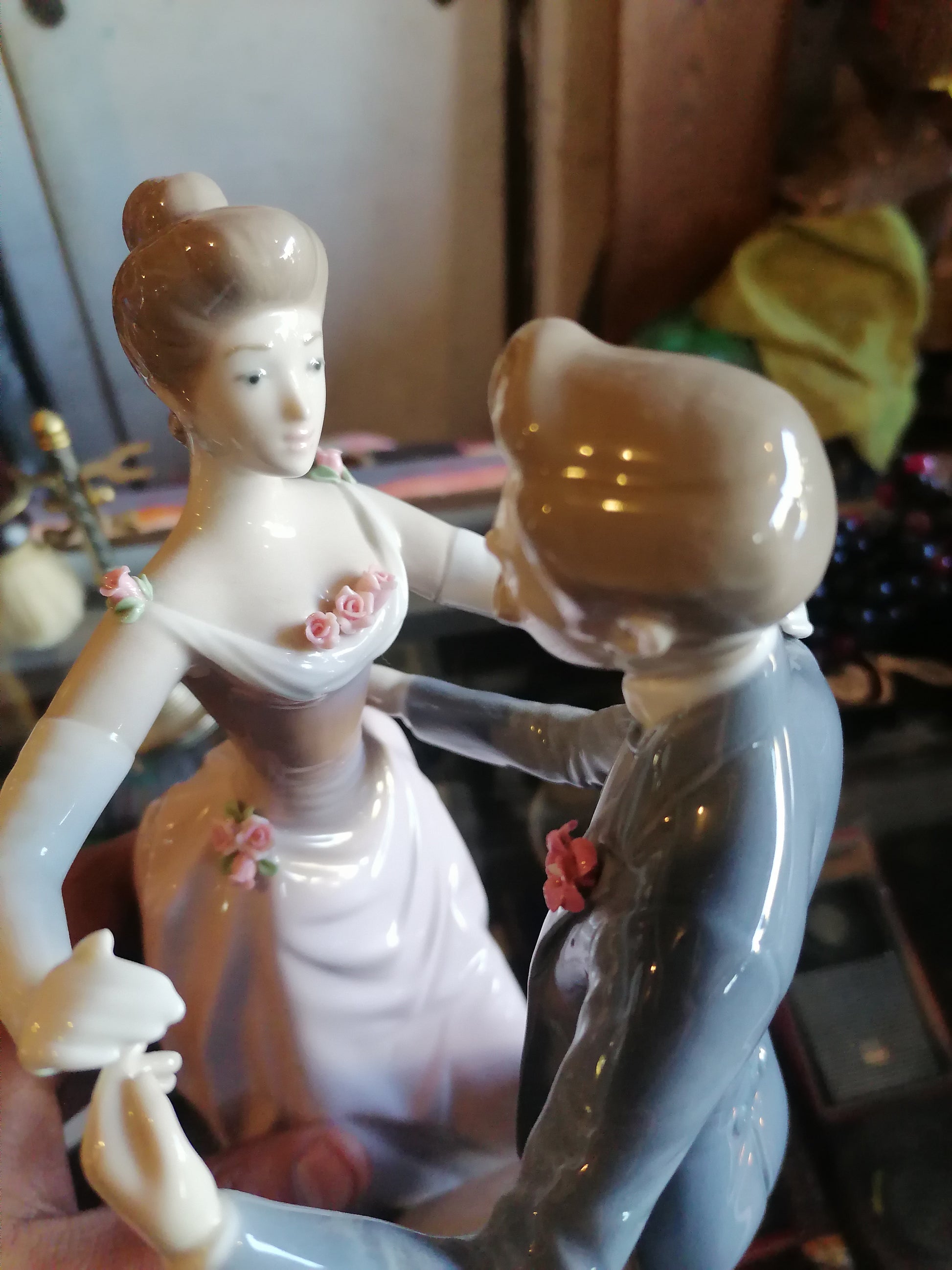 figura Anniversary Waltz (#1372) de Lladro - Antiques Bazaar Ensenada