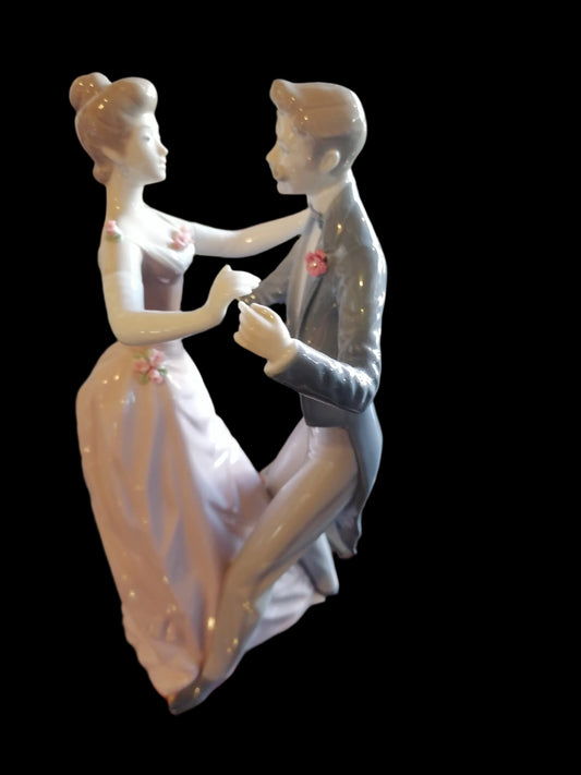 figura Anniversary Waltz (#1372) de Lladro - Antiques Bazaar Ensenada