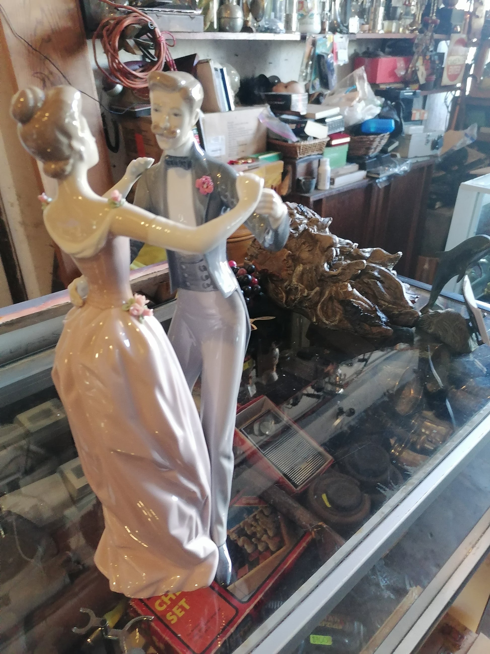 figura Anniversary Waltz (#1372) de Lladro - Antiques Bazaar Ensenada