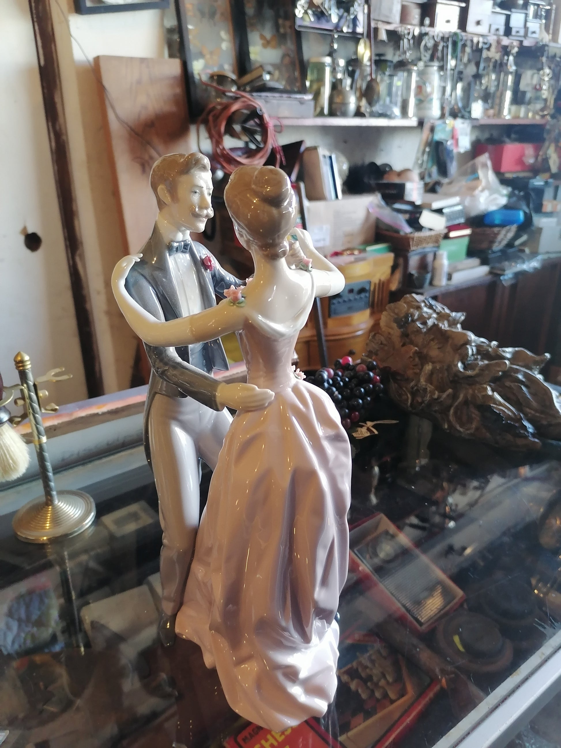 figura Anniversary Waltz (#1372) de Lladro - Antiques Bazaar Ensenada