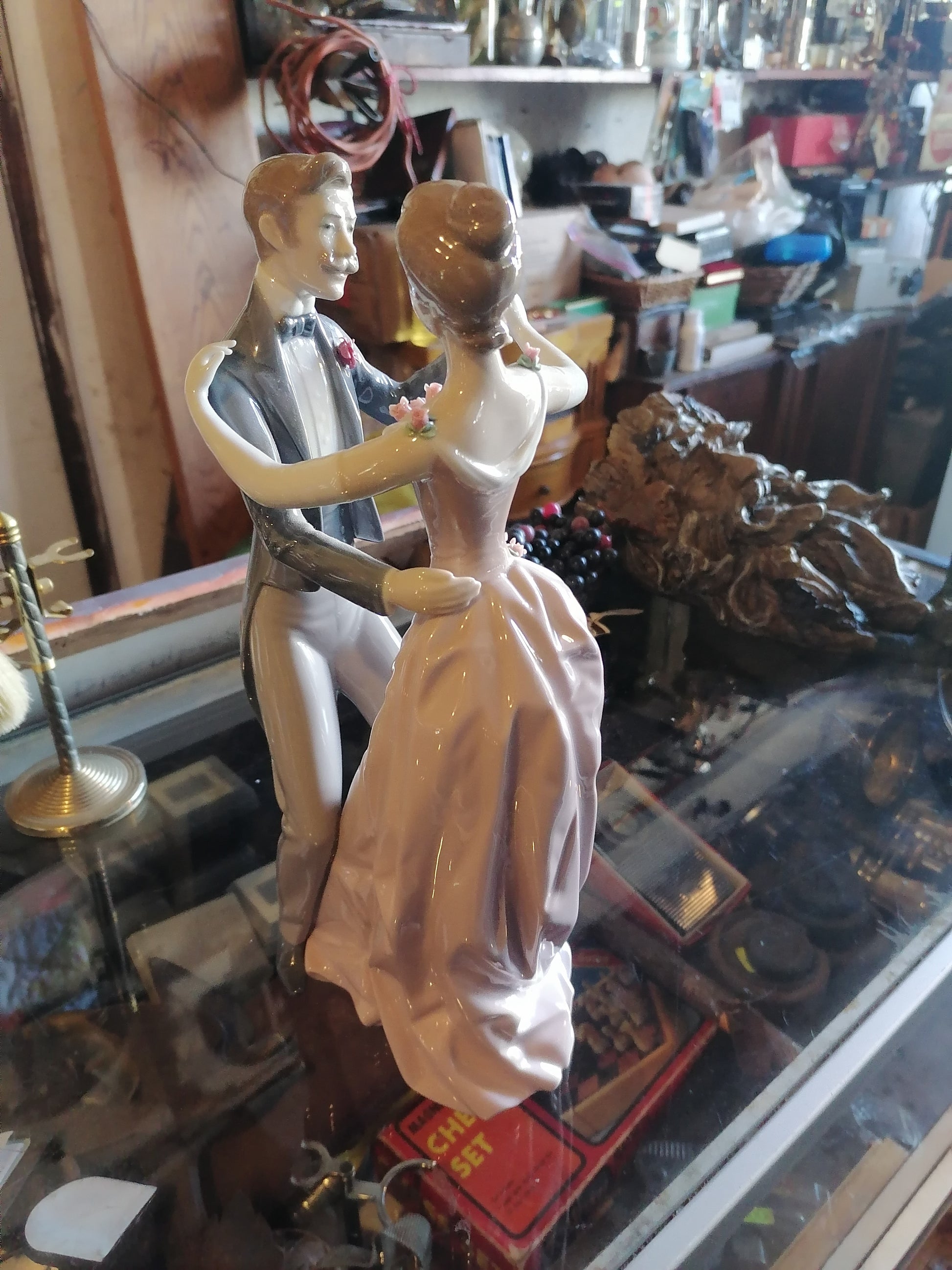 figura Anniversary Waltz (#1372) de Lladro - Antiques Bazaar Ensenada