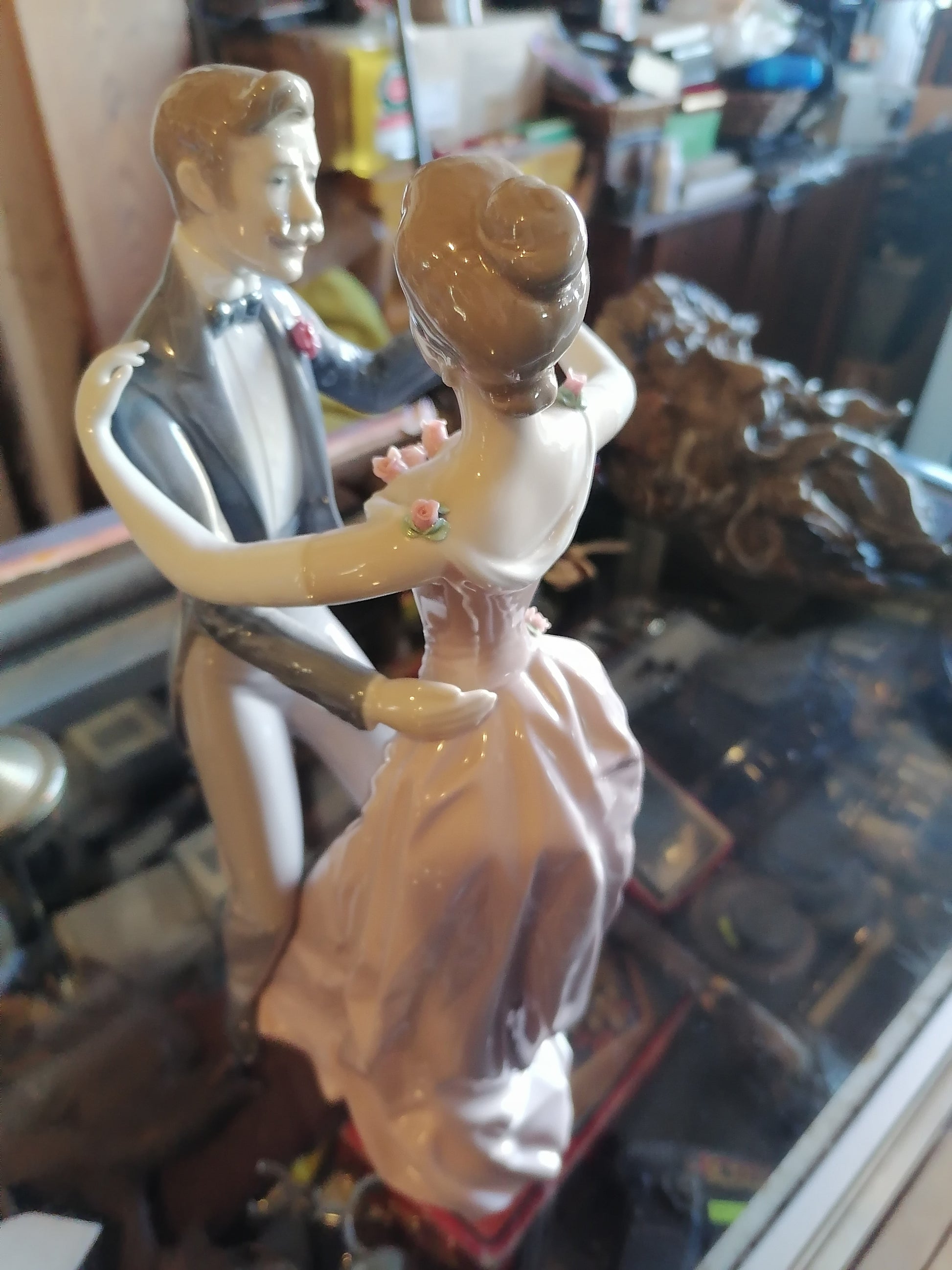 figura Anniversary Waltz (#1372) de Lladro - Antiques Bazaar Ensenada