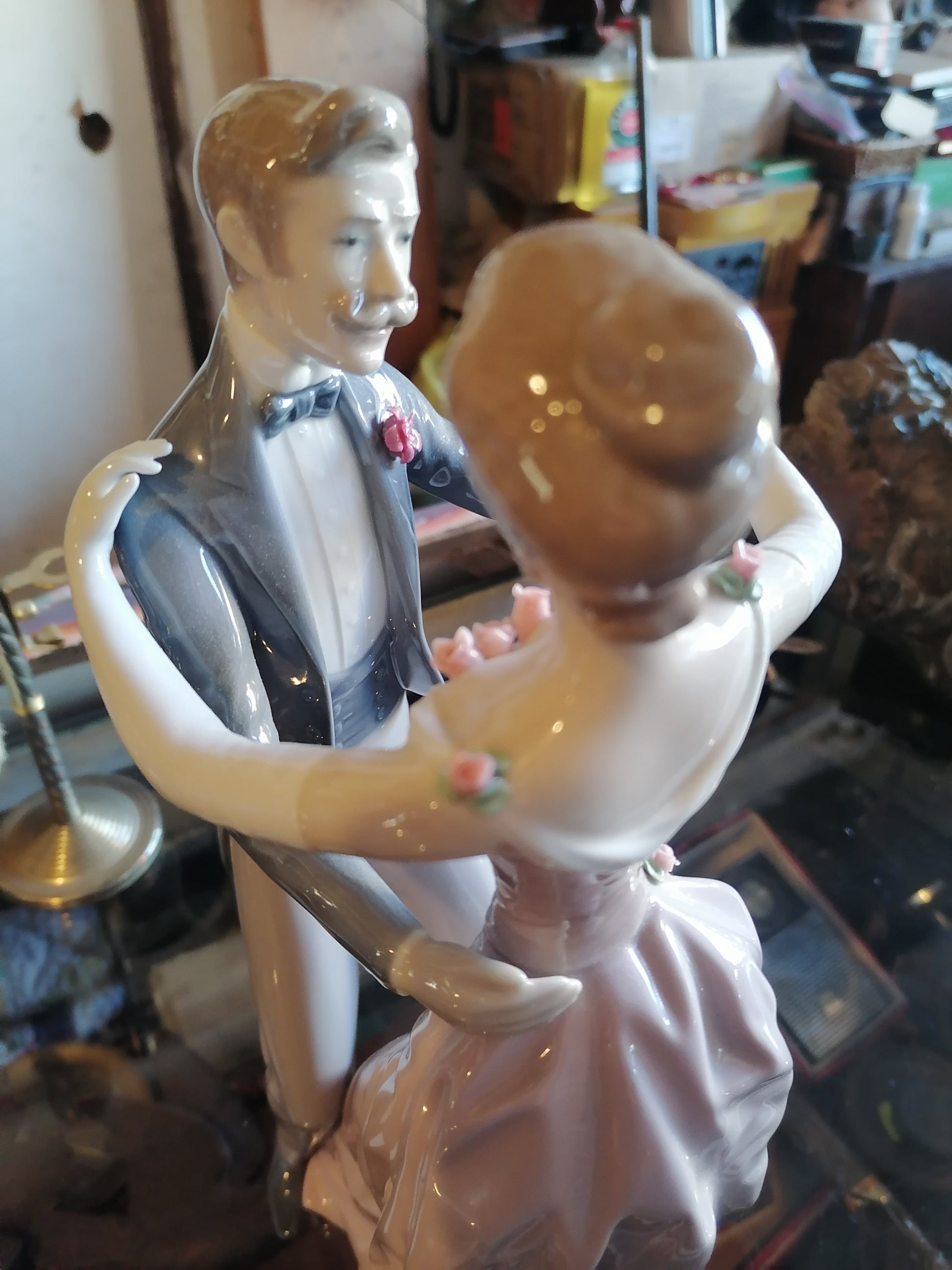 figura Anniversary Waltz (#1372) de Lladro - Antiques Bazaar Ensenada