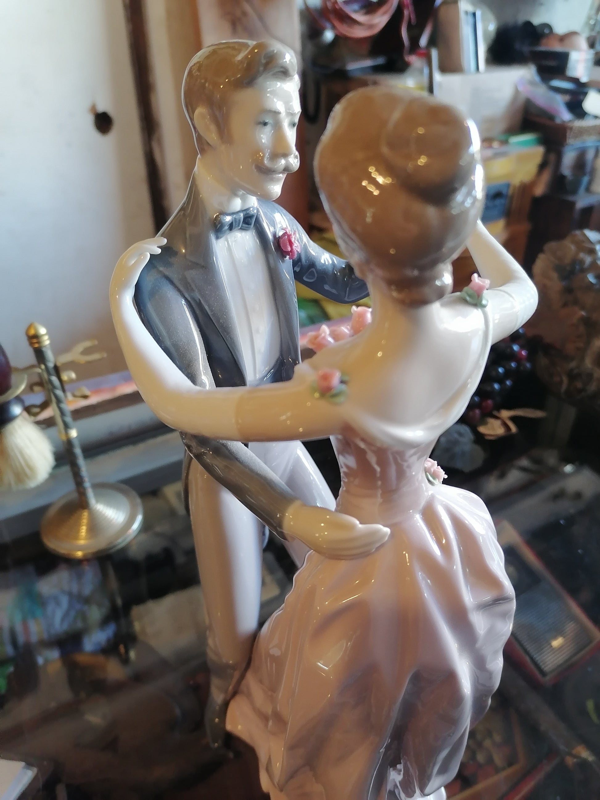 figura Anniversary Waltz (#1372) de Lladro - Antiques Bazaar Ensenada