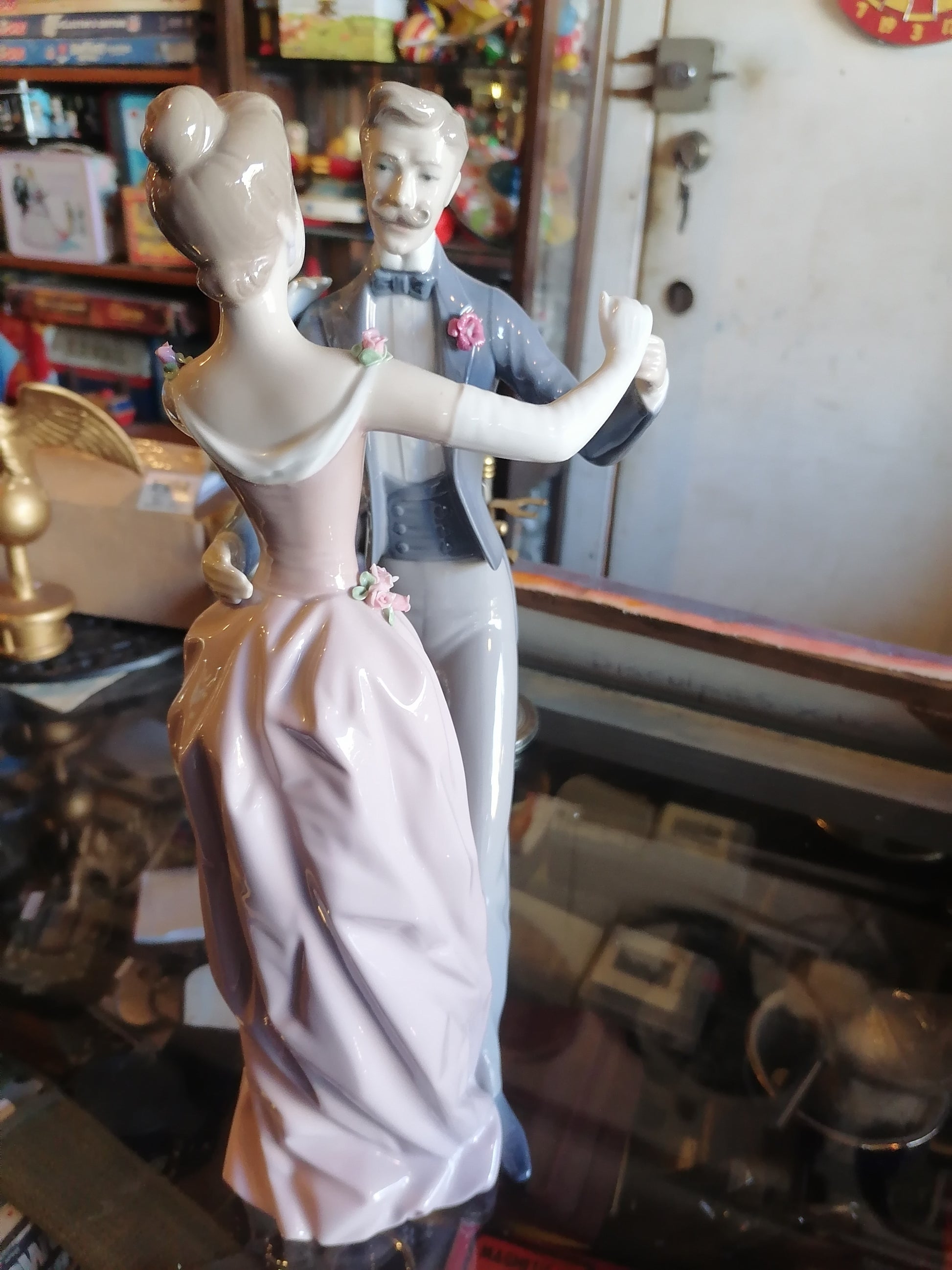 figura Anniversary Waltz (#1372) de Lladro - Antiques Bazaar Ensenada