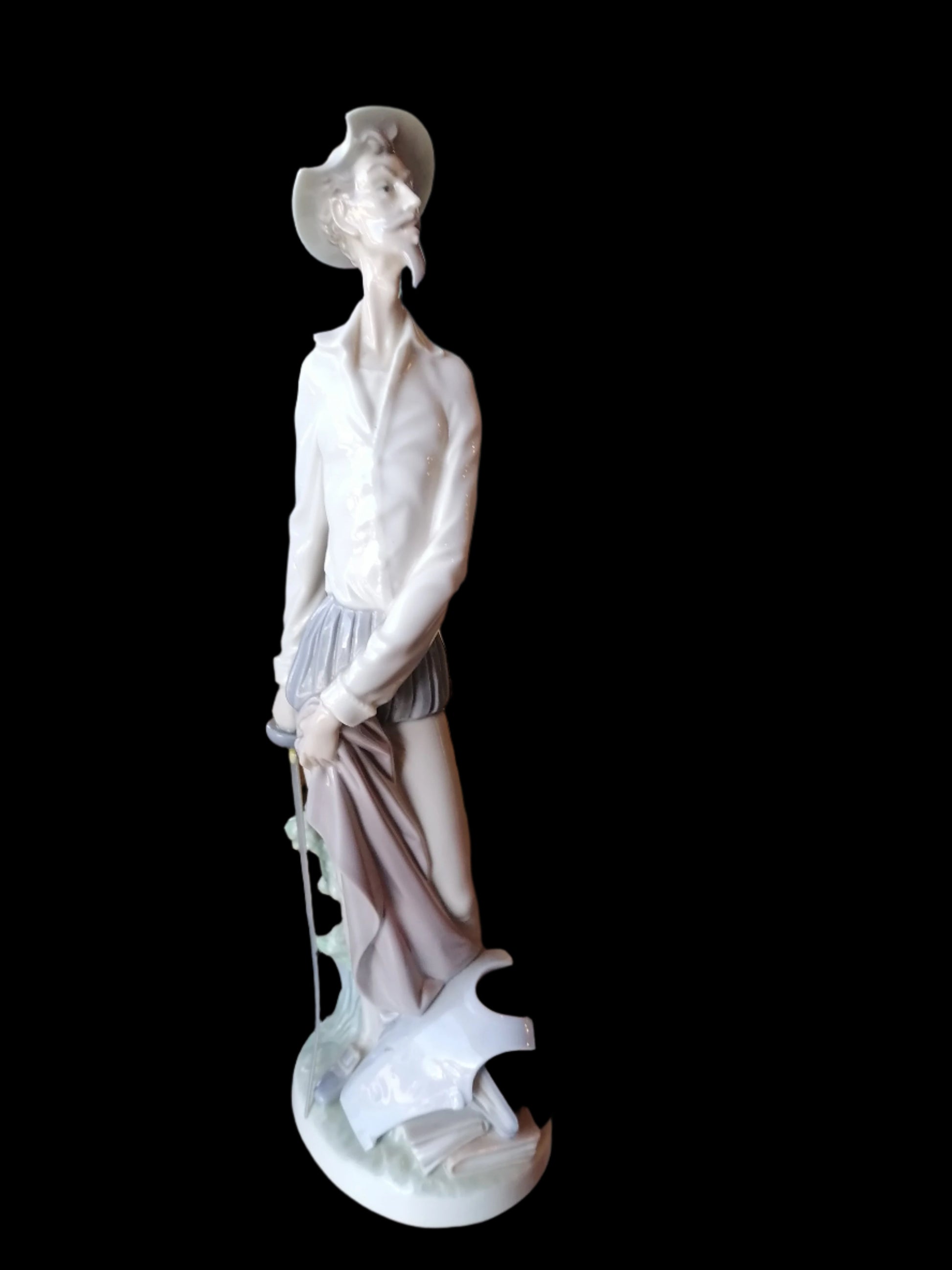 Lladro #4854 – Elegante Figura de Don Quijote (11.75”) - Antiques Bazaar Ensenada