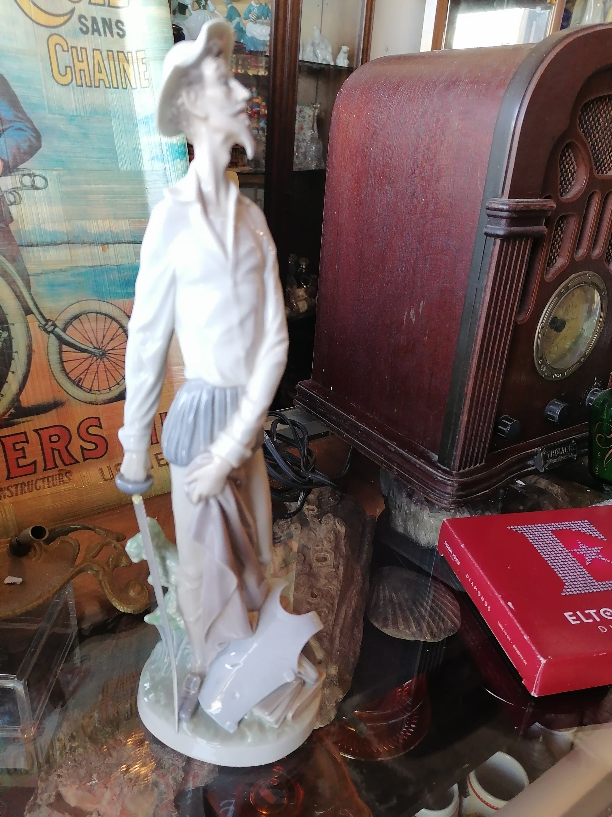 Lladro #4854 – Elegante Figura de Don Quijote (11.75”) - Antiques Bazaar Ensenada