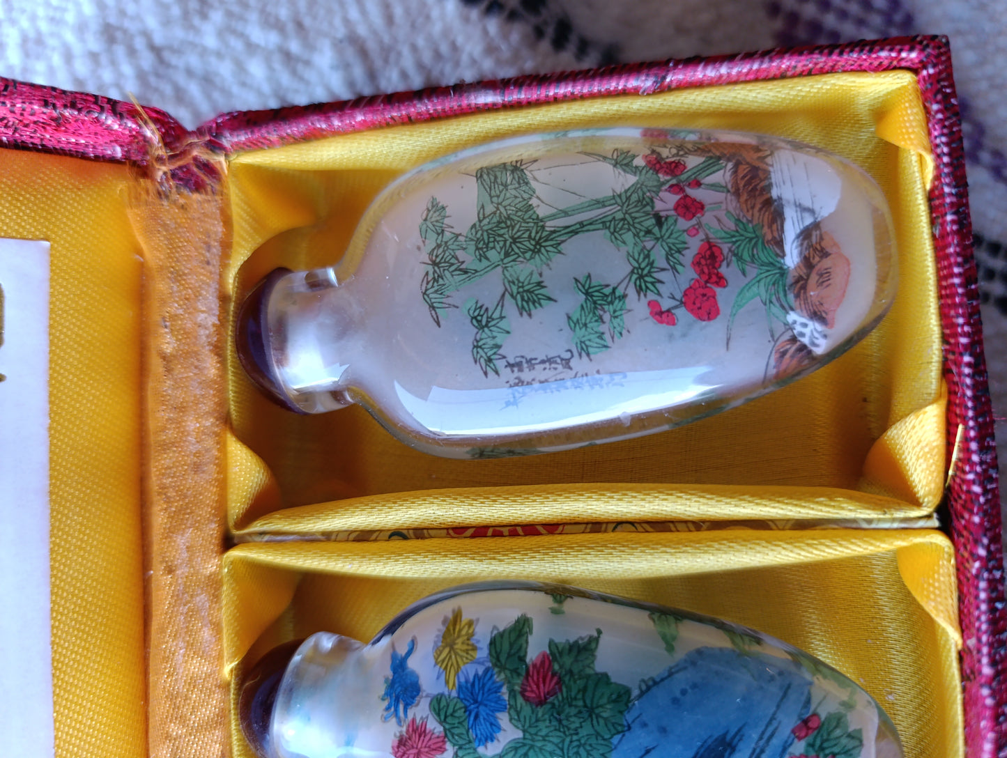Set de 4 Botellas Chinas de Rapé con Pintura Invertida | Con Estuche Decorativo