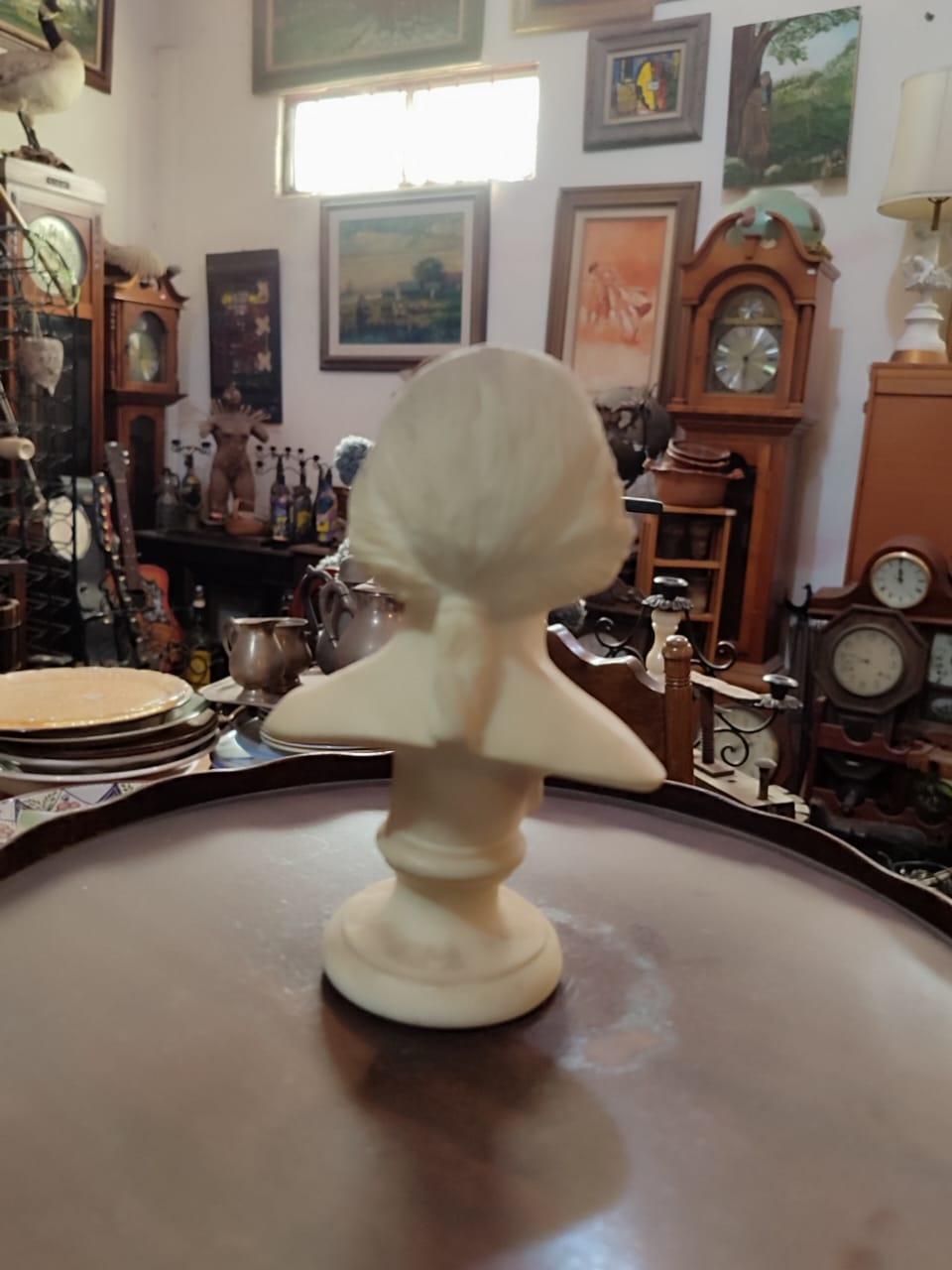 Small George Washington Bust - Antiques Bazaar Ensenada