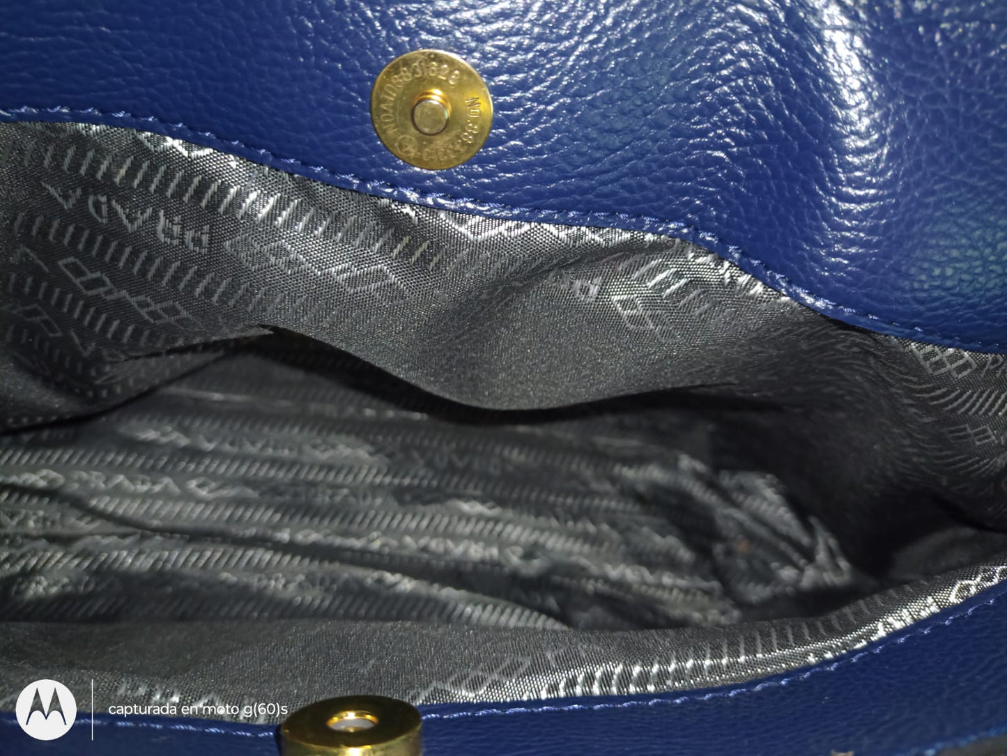 Bolso Prada de cuero Azul - Antiques Bazaar Ensenada