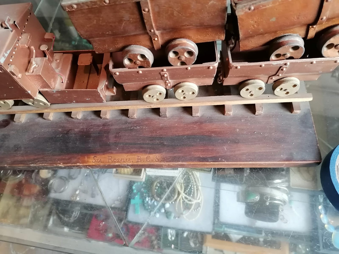 Souvenir Del Pueblo Minero Santa Rosalia B.C.S. Tren de carga Miniatura. - Antiques Bazaar Ensenada
