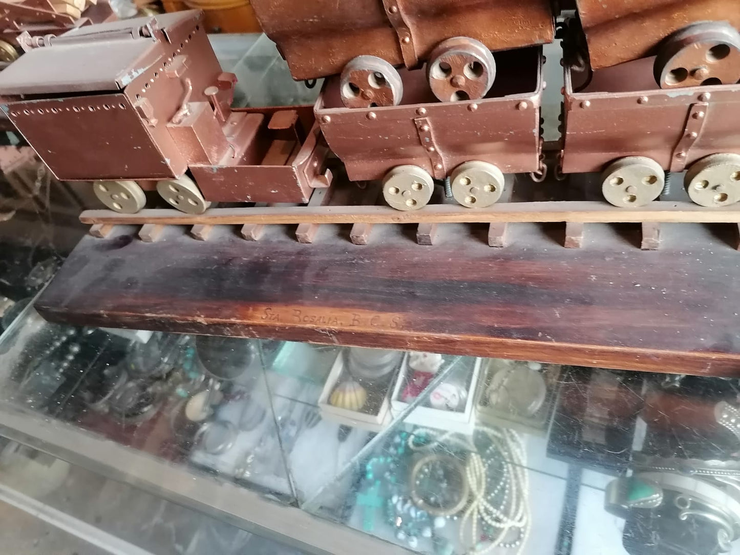 Souvenir Del Pueblo Minero Santa Rosalia B.C.S. Tren de carga Miniatura. - Antiques Bazaar Ensenada