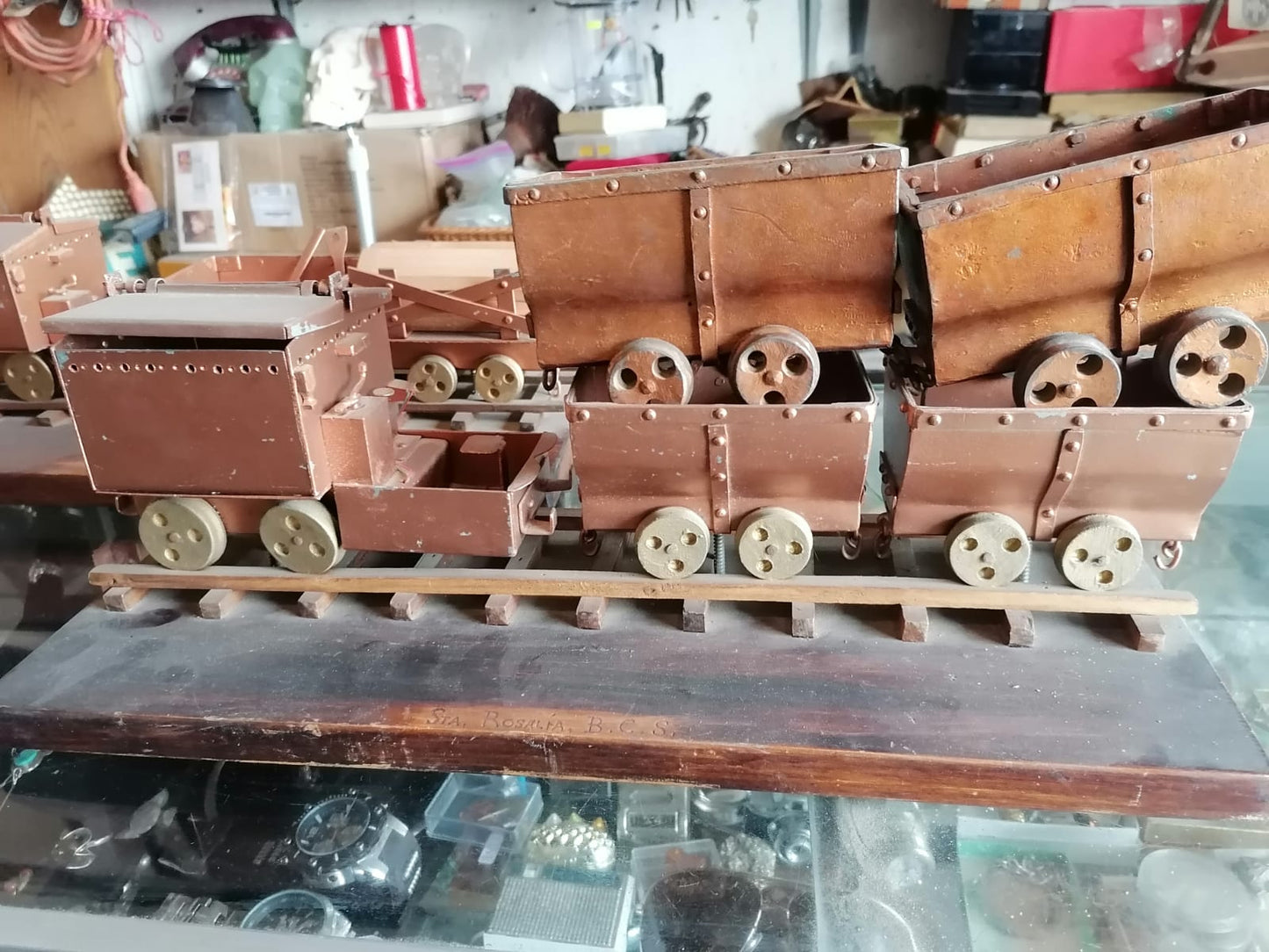 Souvenir Del Pueblo Minero Santa Rosalia B.C.S. Tren de carga Miniatura. - Antiques Bazaar Ensenada