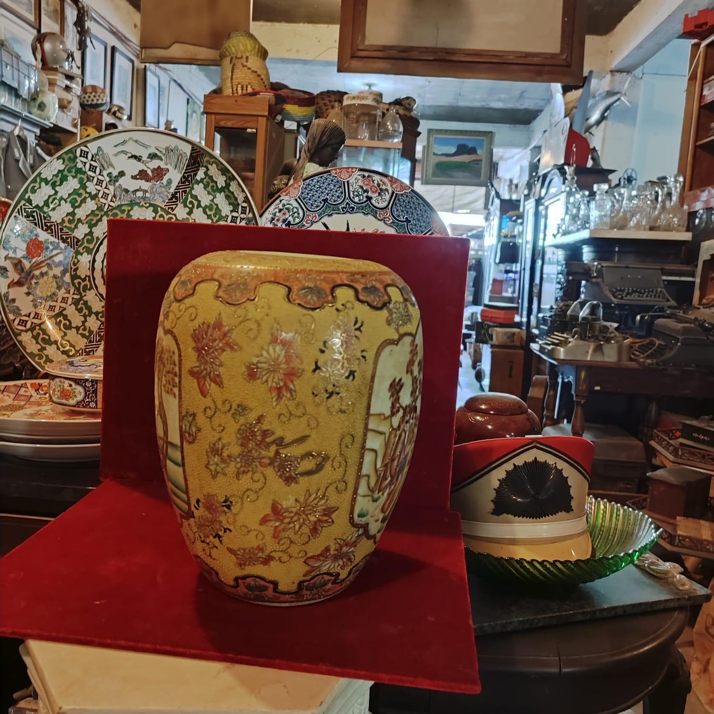 Antique Porcelain Chinese Vases - Antiques Bazaar Ensenada
