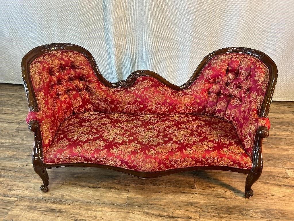 sofá de salón estilo victoriano con doble extremo. - Antiques Bazaar Ensenada