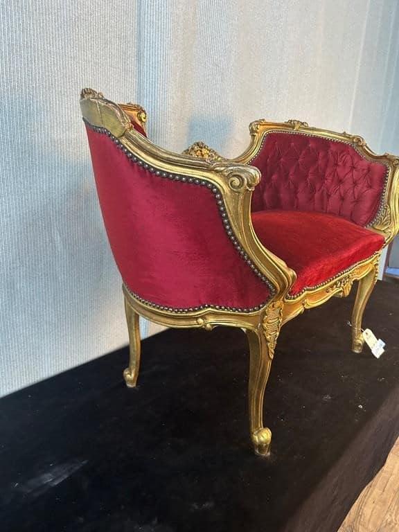 Antique French style couch - Antiques Bazaar Ensenada