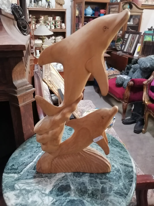 Escultura de Delfin de madera