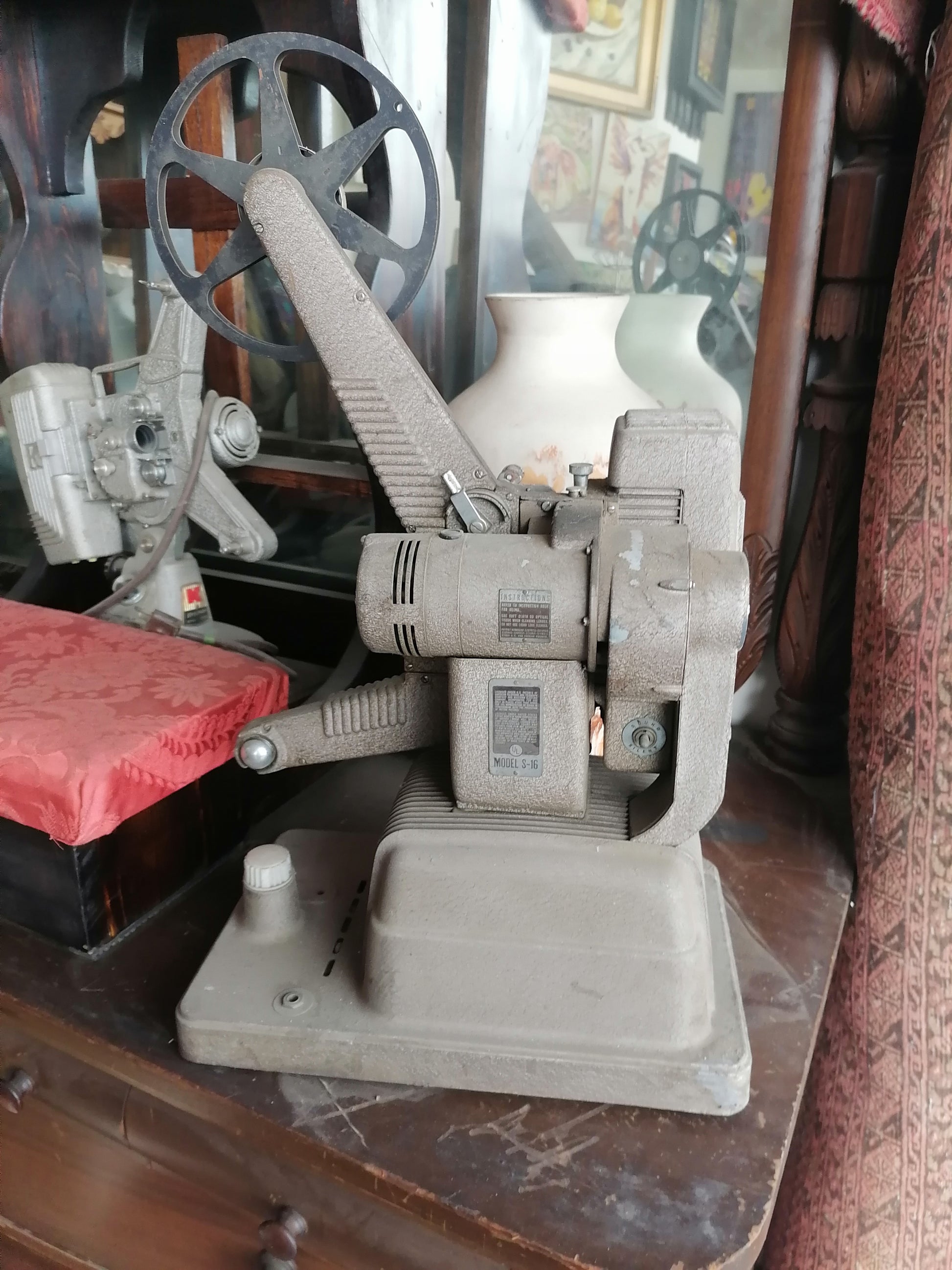 Proyector Revere 16mm Antiguo - Antiques Bazaar Ensenada