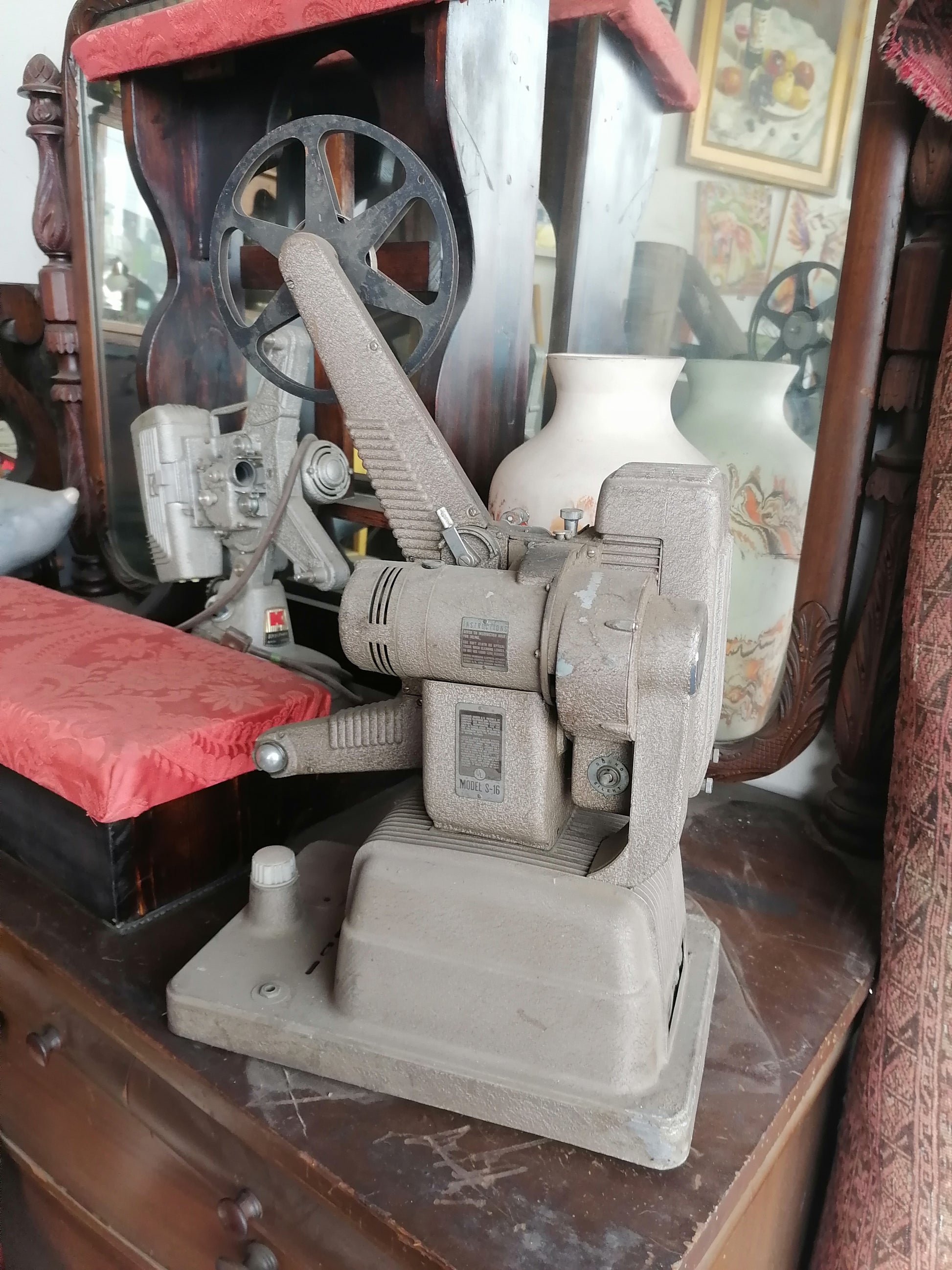 Proyector Revere 16mm Antiguo - Antiques Bazaar Ensenada