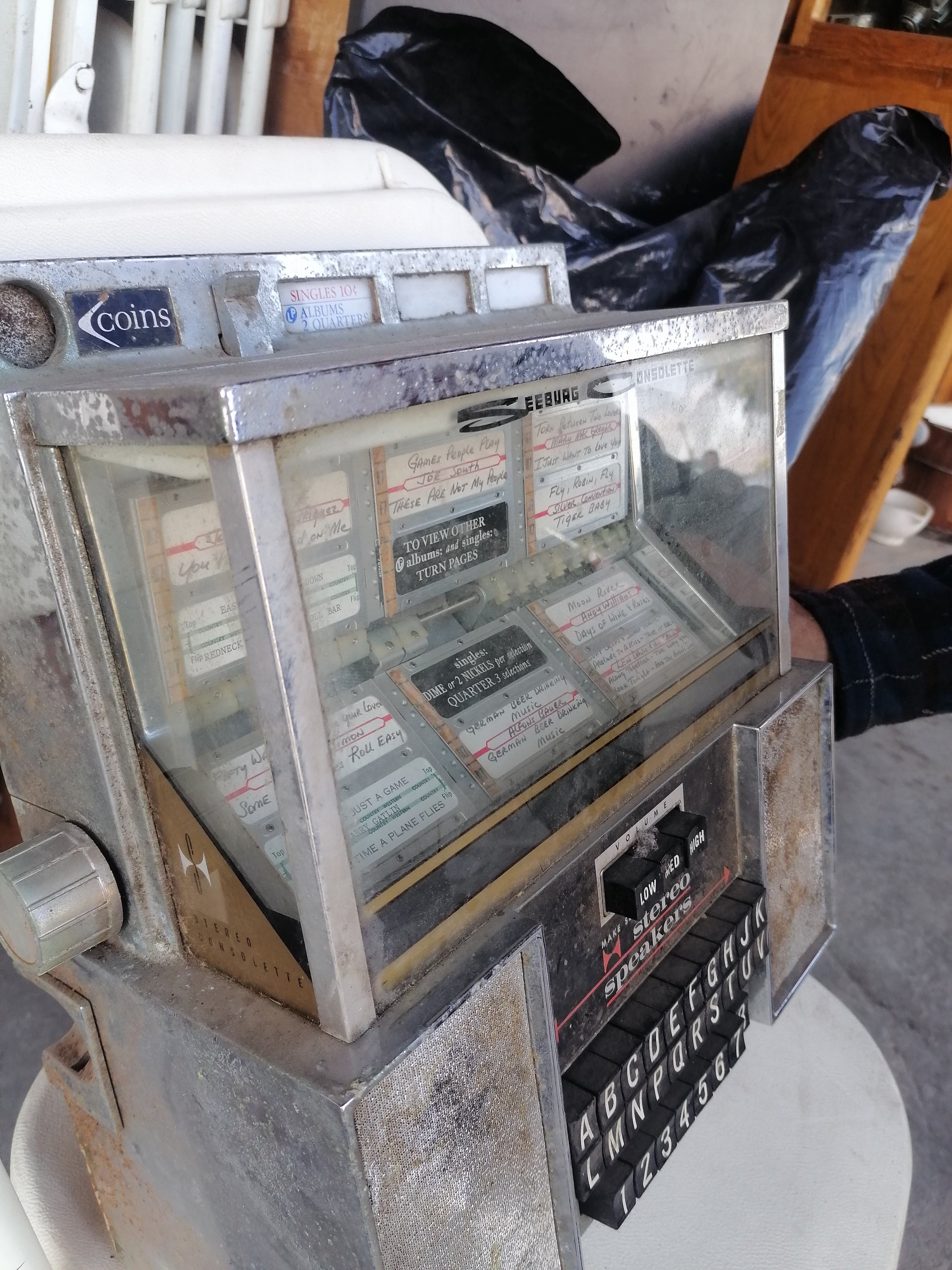 Seeburg Stereo Consolette Jukebox Wall Box - Antiques Bazaar Ensenada