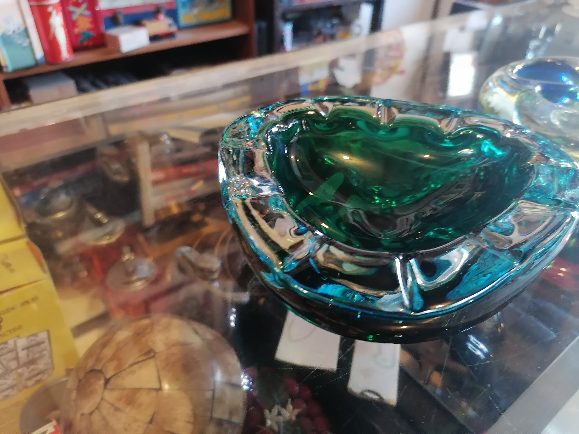 cenicero de cristal de Murano en color verde - Antiques Bazaar Ensenada