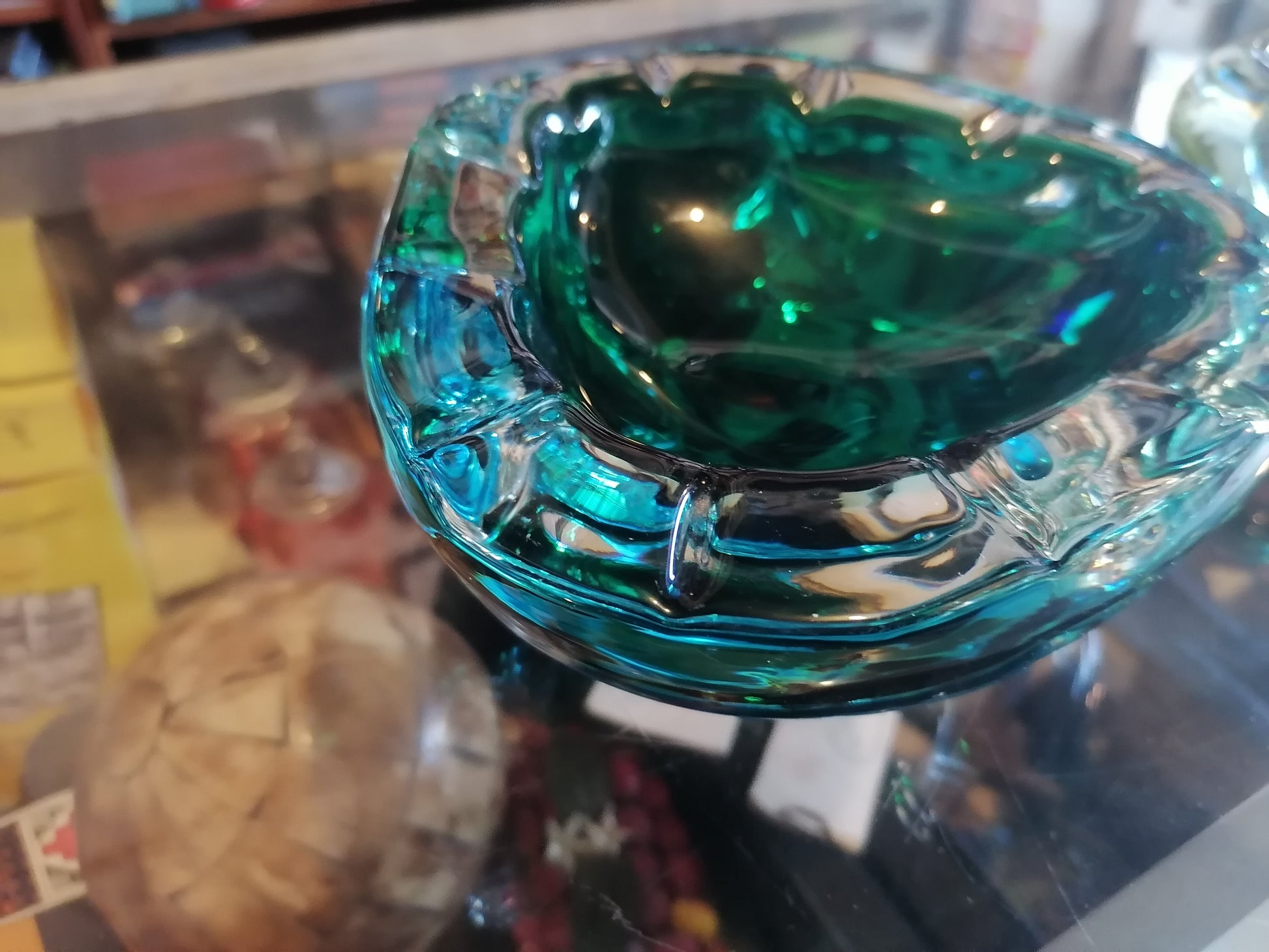 cenicero de cristal de Murano en color verde - Antiques Bazaar Ensenada