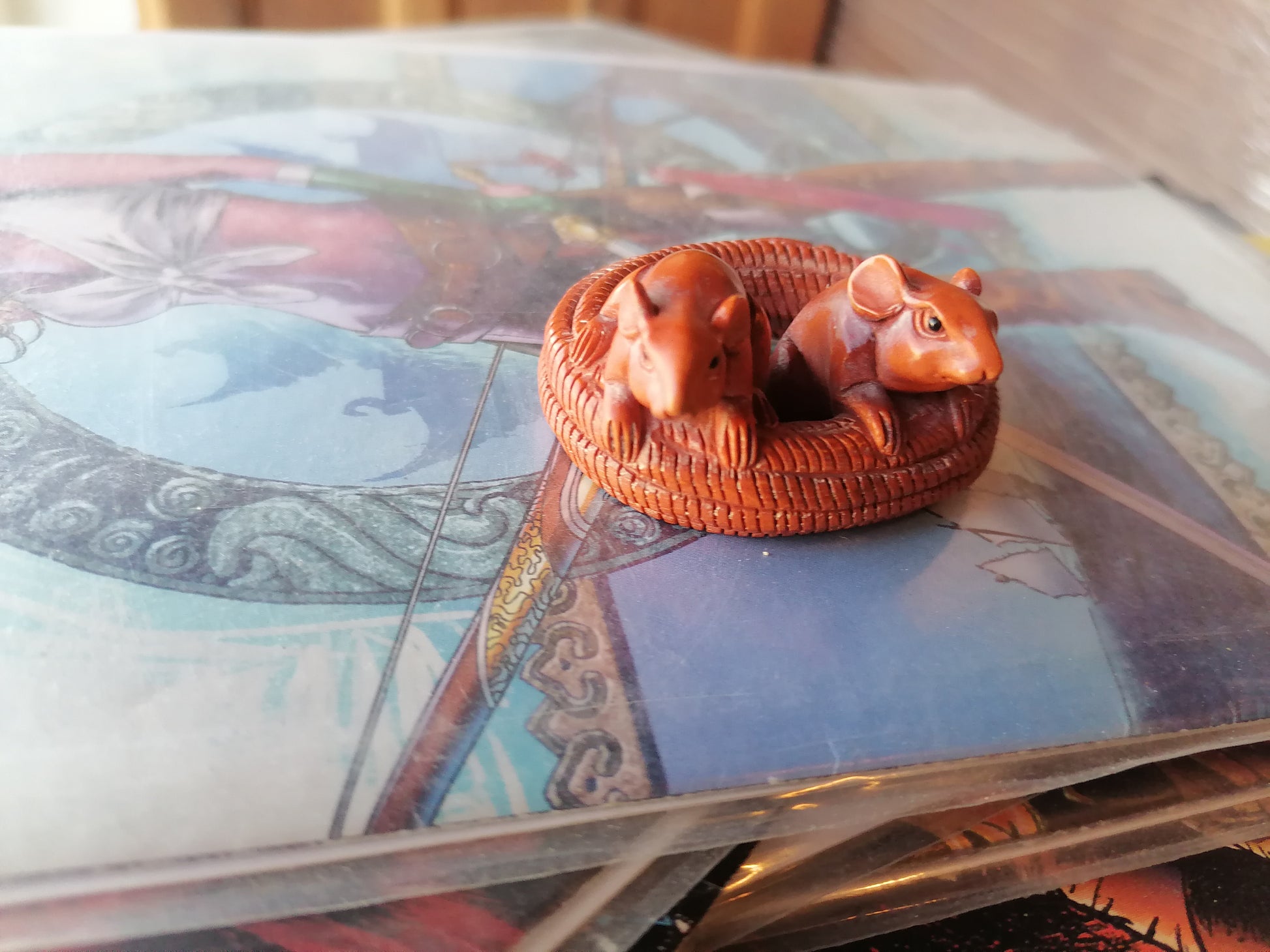 Netsuke Tallado a mano de Ratas En La Cuerda. - Antiques Bazaar Ensenada