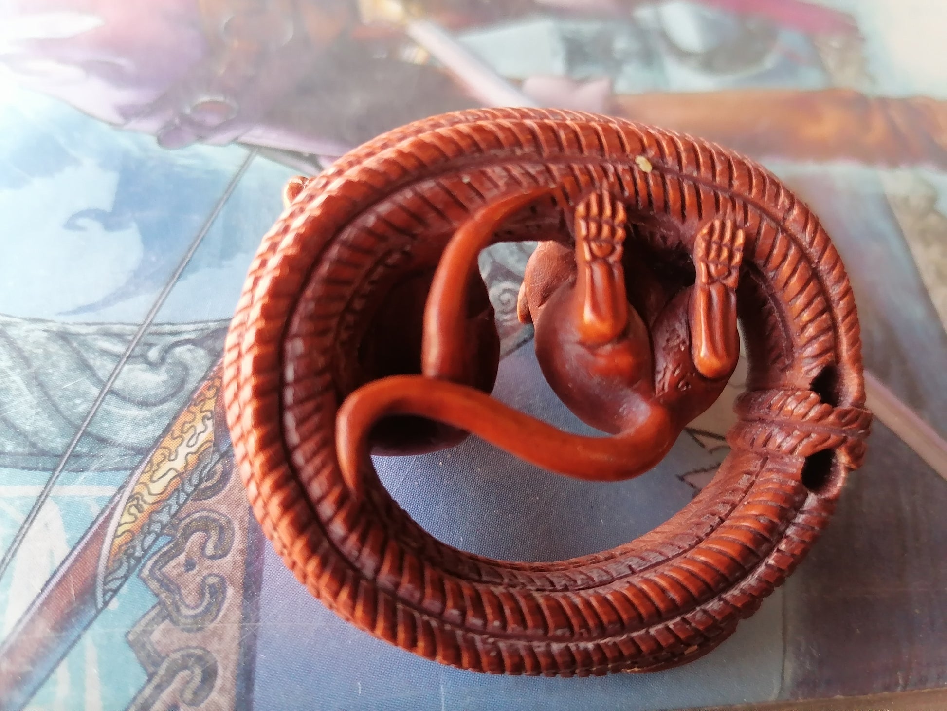 Netsuke Tallado a mano de Ratas En La Cuerda. - Antiques Bazaar Ensenada