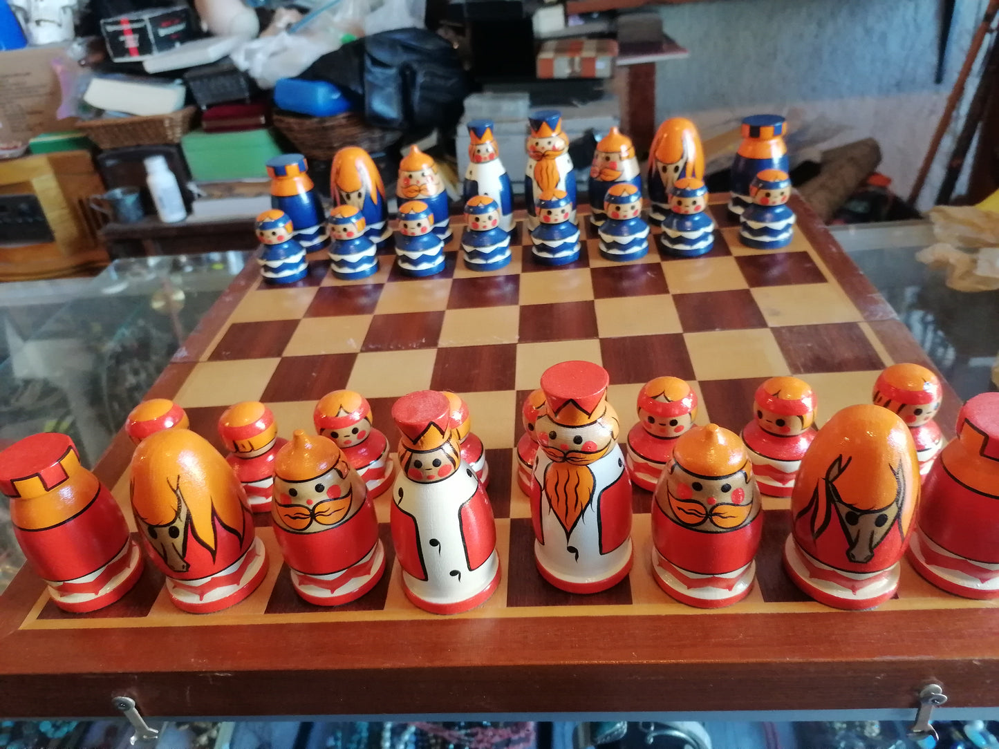 juego de ajedrez soviético pintado a mano - Antiques Bazaar Ensenada