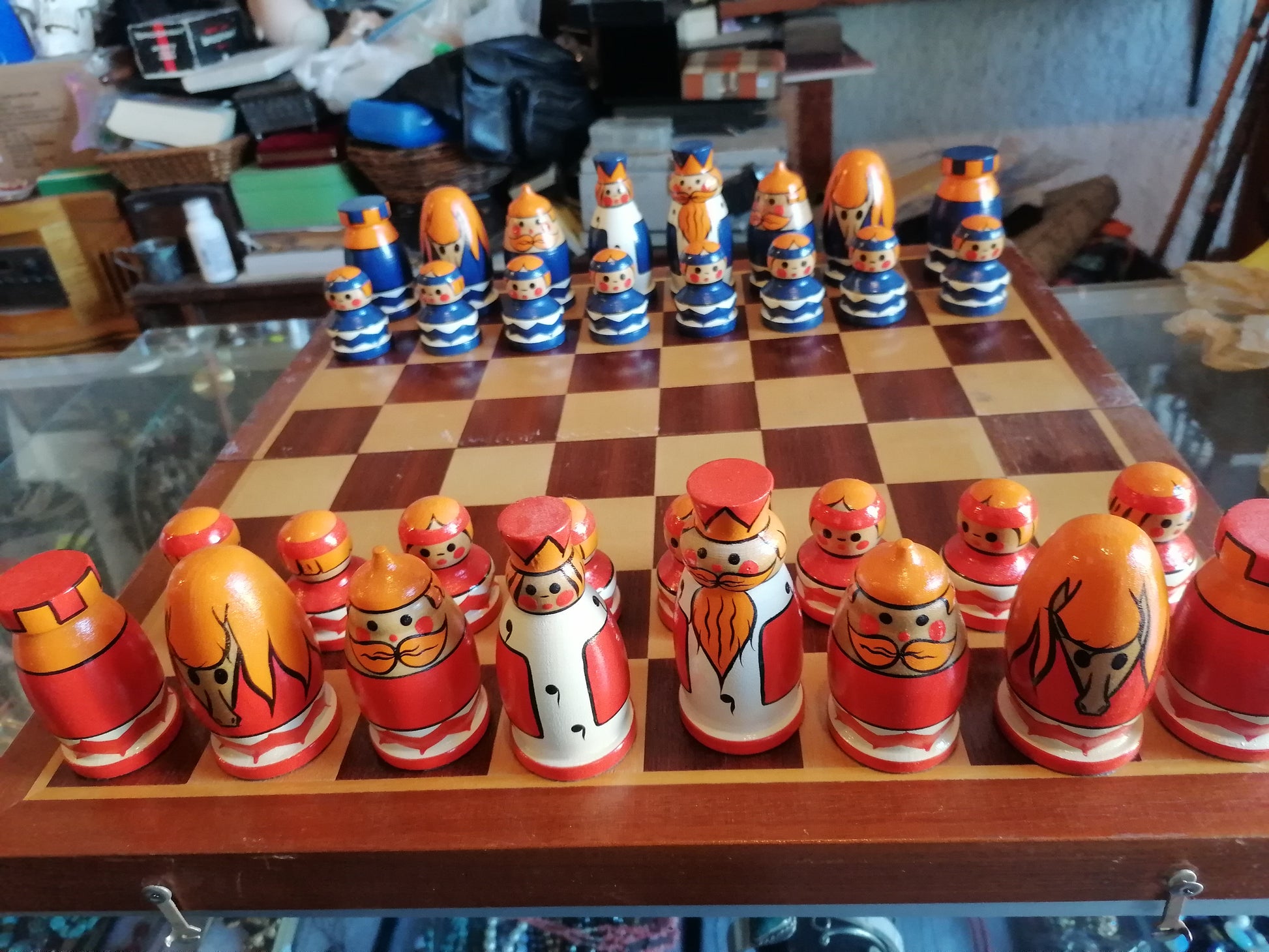 juego de ajedrez soviético pintado a mano - Antiques Bazaar Ensenada