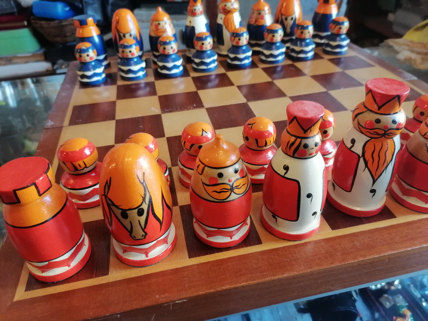 juego de ajedrez soviético pintado a mano - Antiques Bazaar Ensenada