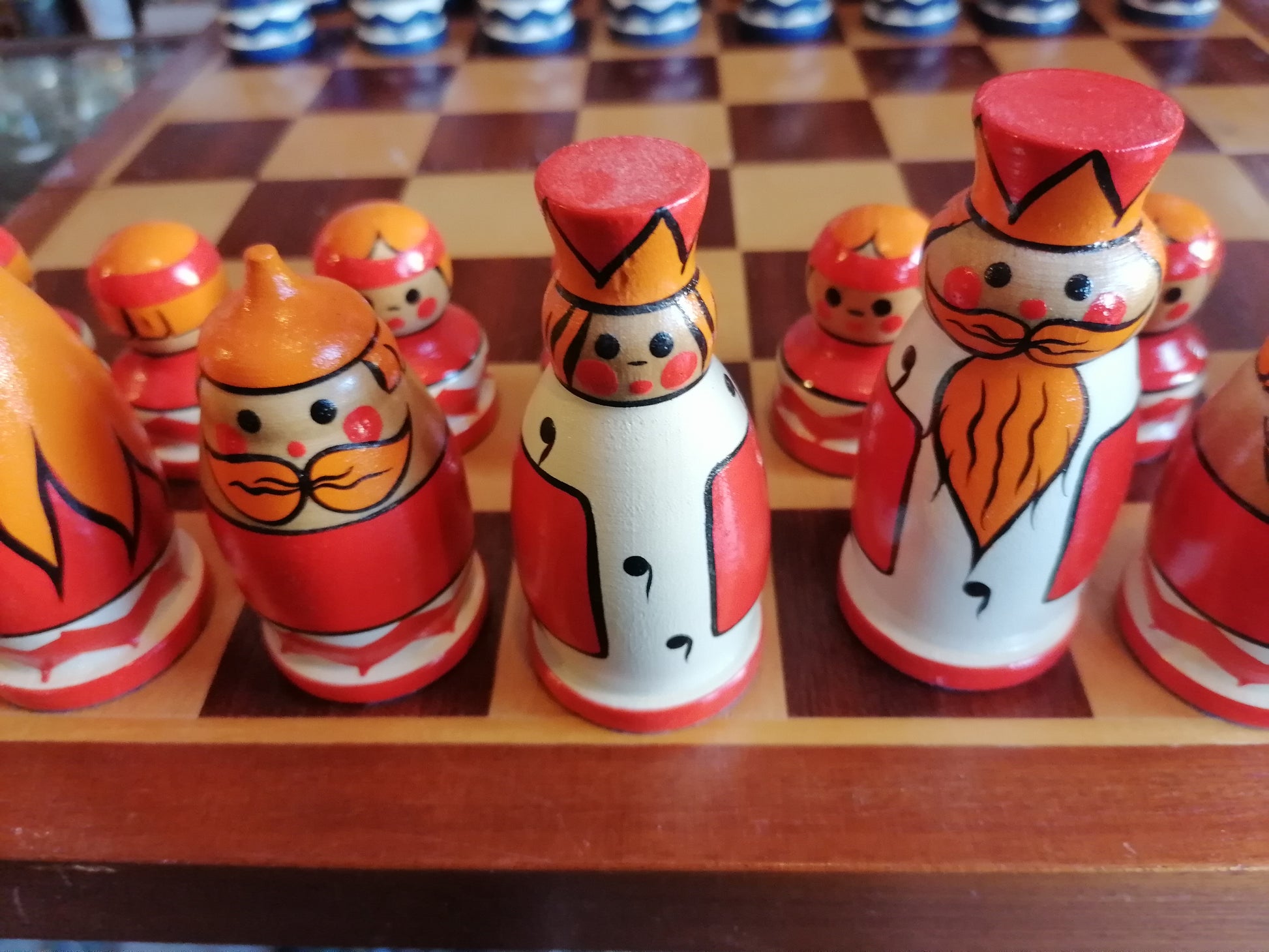 juego de ajedrez soviético pintado a mano - Antiques Bazaar Ensenada