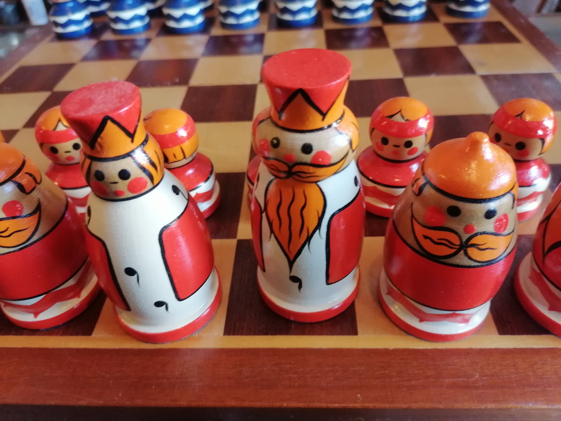 juego de ajedrez soviético pintado a mano - Antiques Bazaar Ensenada