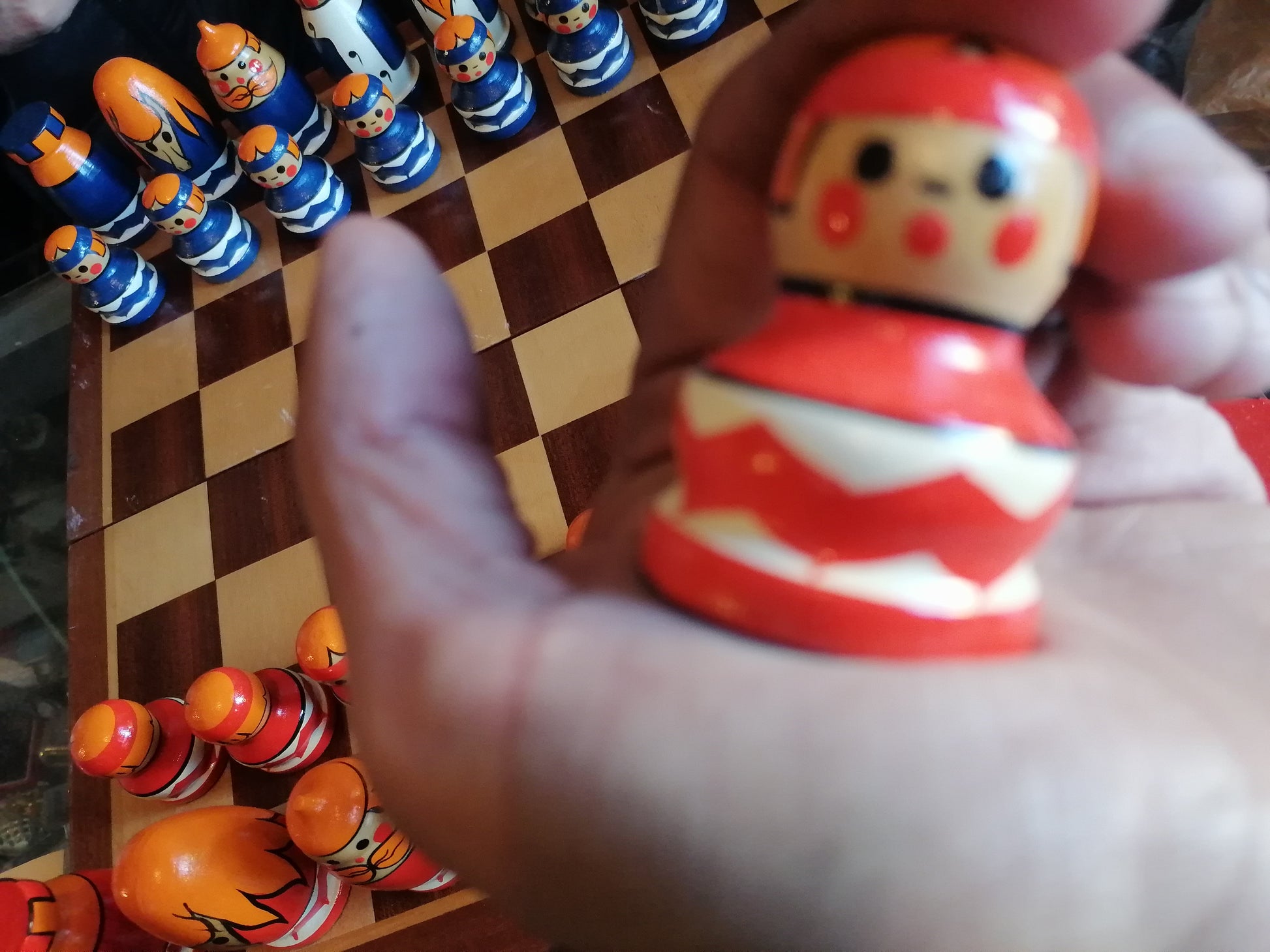 juego de ajedrez soviético pintado a mano - Antiques Bazaar Ensenada