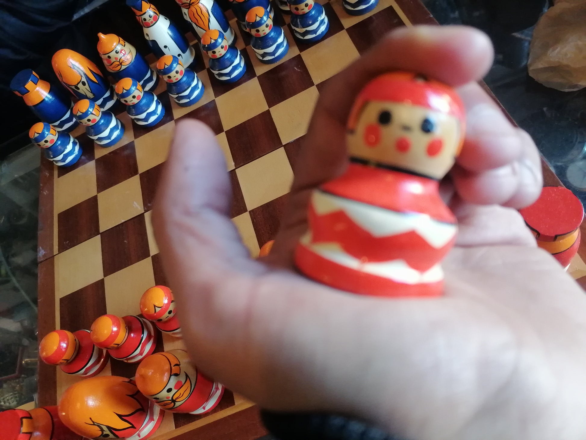juego de ajedrez soviético pintado a mano - Antiques Bazaar Ensenada