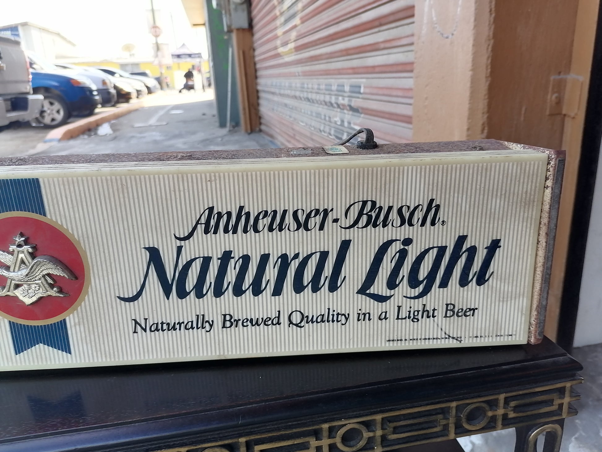 Letrero Vintage de Cerveza Natural Light – Coleccionable Clásico - Antiques Bazaar Ensenada