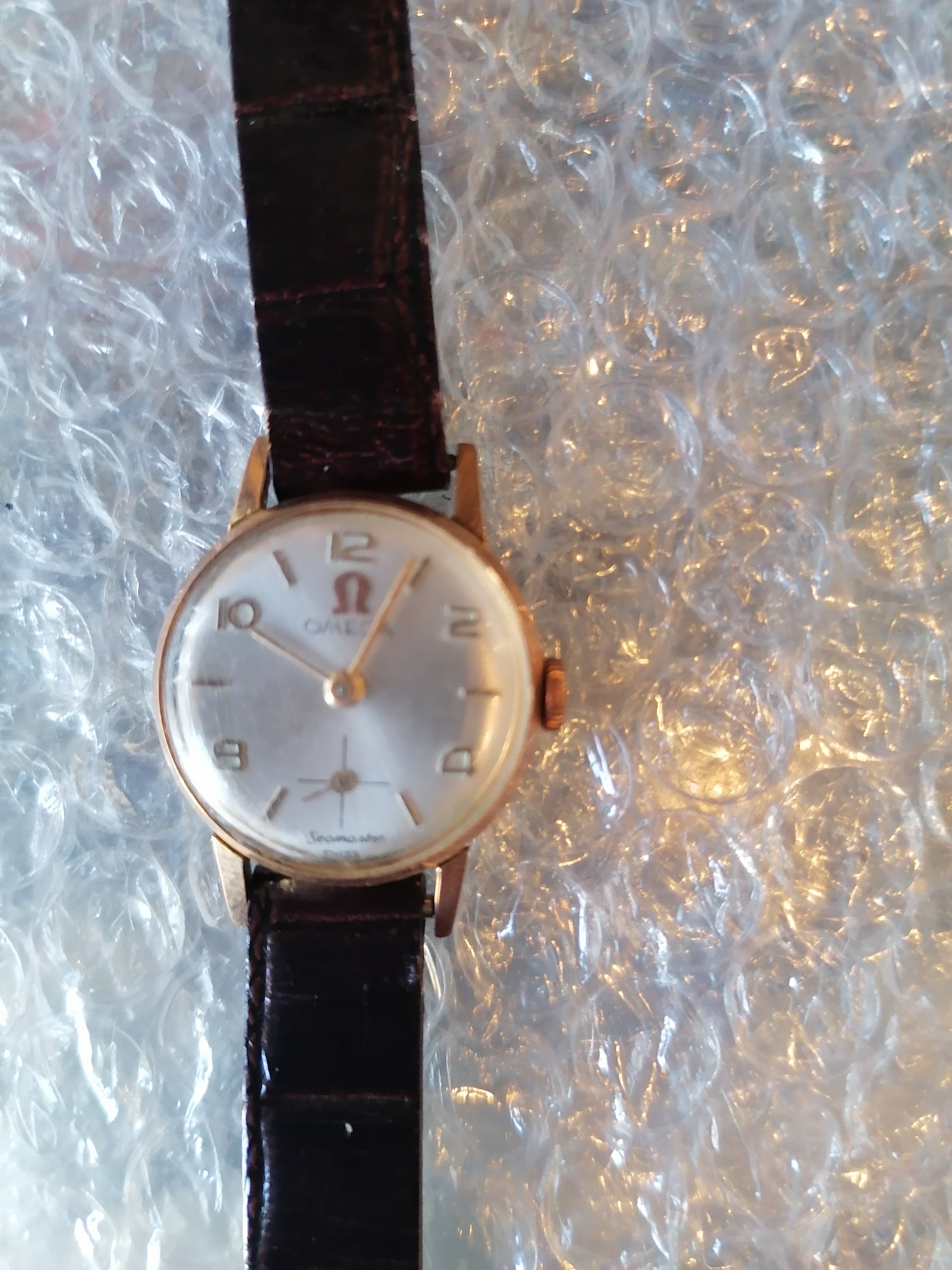 Omega Classic Vintage en Oro Rosa de 18KT Cal. 269 - Antiques Bazaar Ensenada