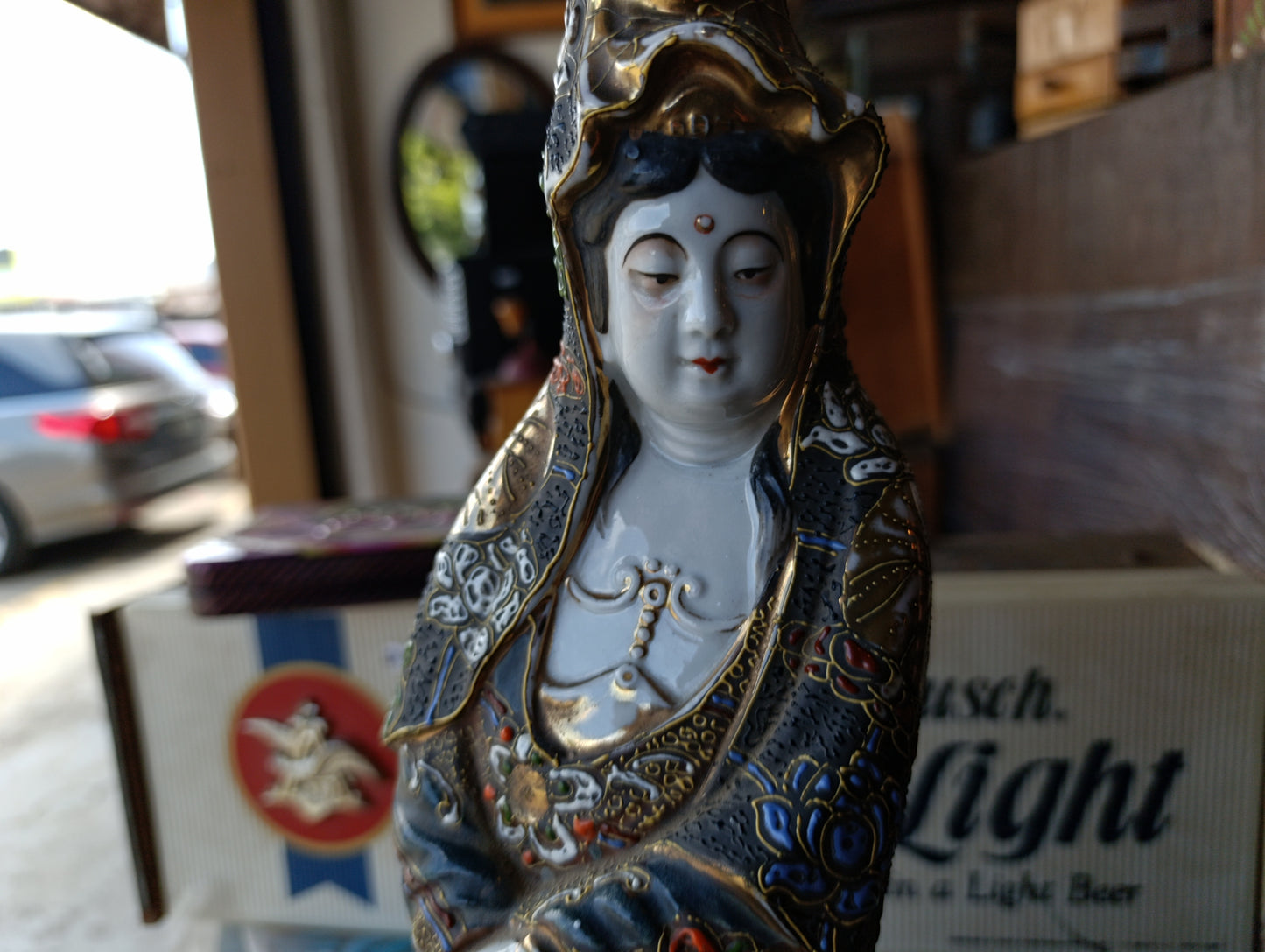 Escultura de Porcelana Satsuma | Arte Japonés Clásico y Elegante