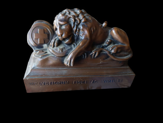 Sujetalibros León de Lucerna | Escultura de Estilo Clásico y Elegante