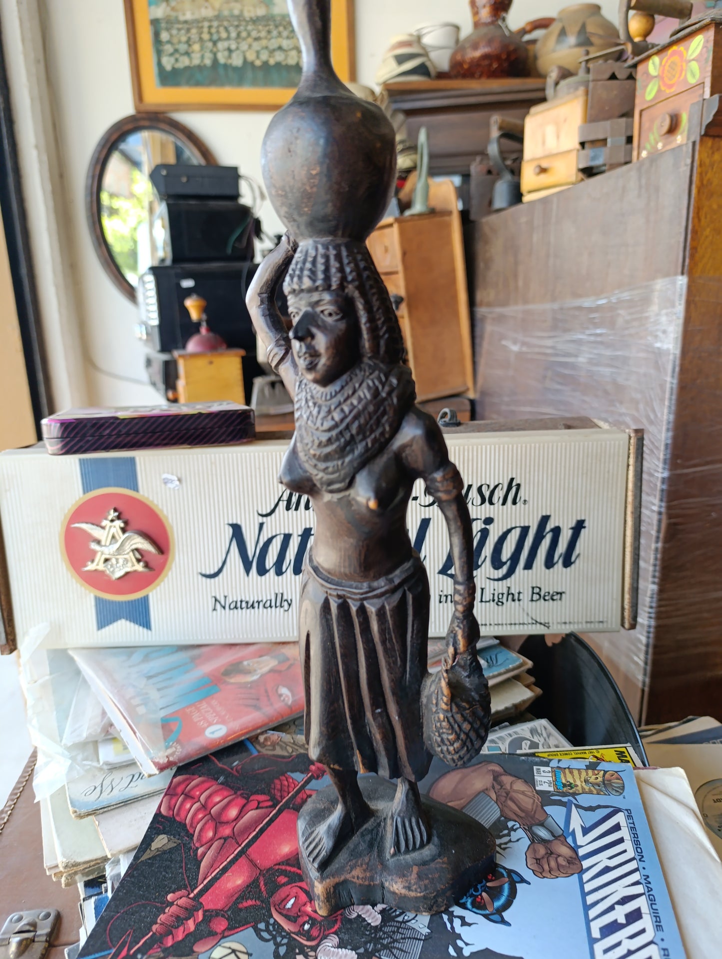 Estatua Africana de Madera | Campesina con Canasto en la Cabeza