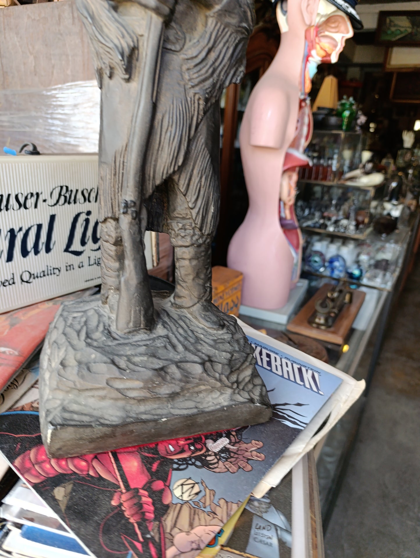Escultura de Madera de Cazador Barbudo | Arte Rústico y Tradicional