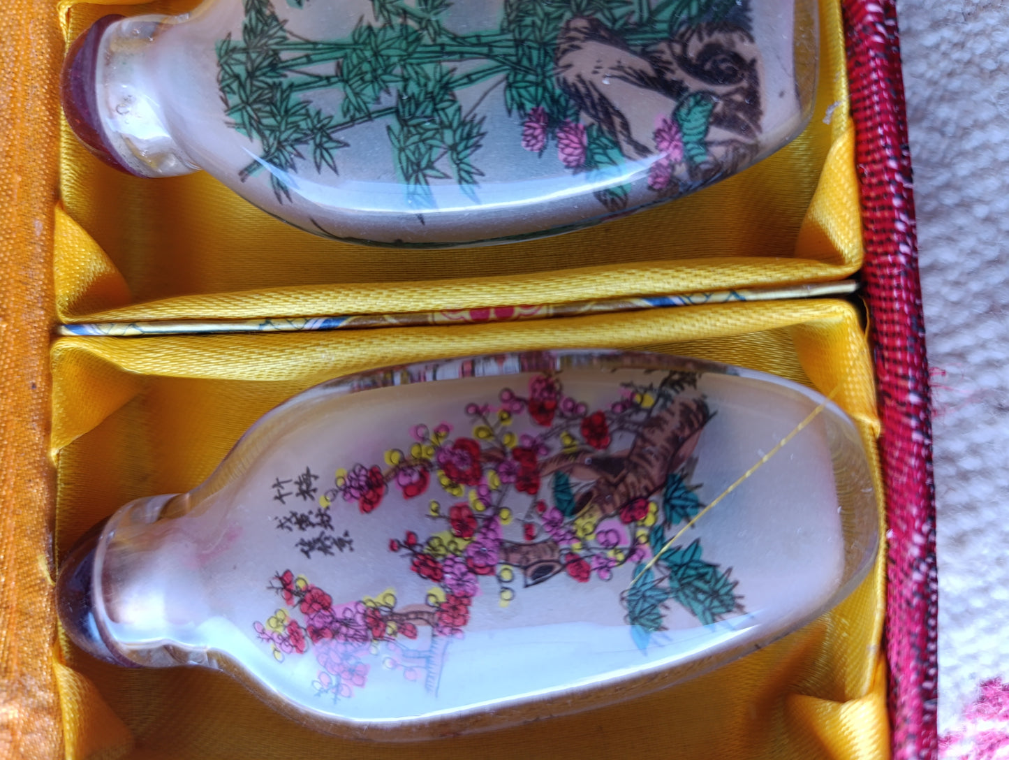 Set de 4 Botellas Chinas de Rapé con Pintura Invertida | Con Estuche Decorativo