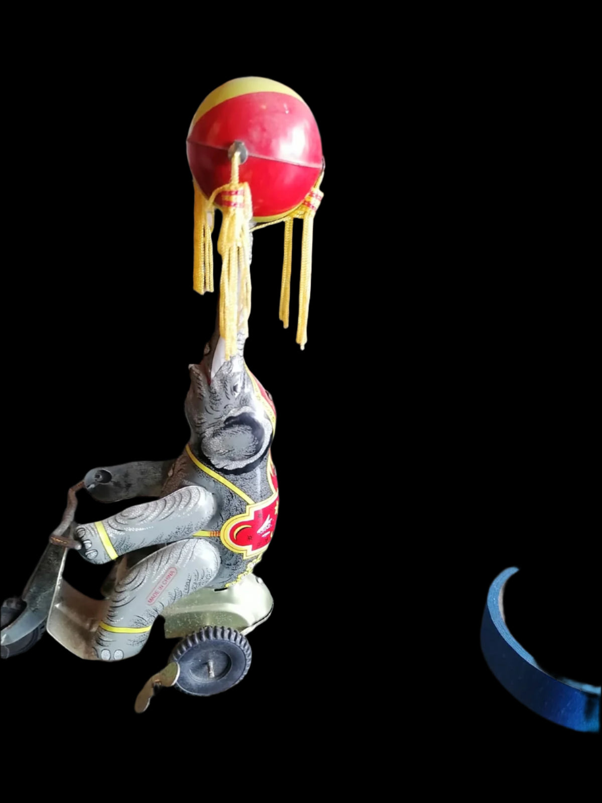 Juguete de elefante de hojalata - Antiques Bazaar Ensenada