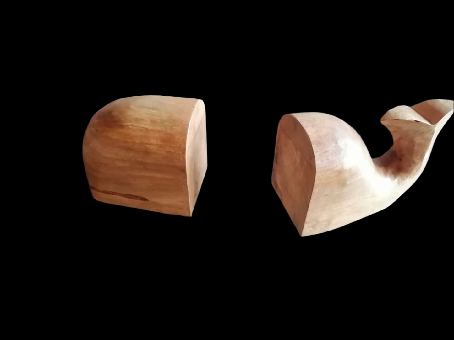 Sujetalibros de madera con forma de ballena